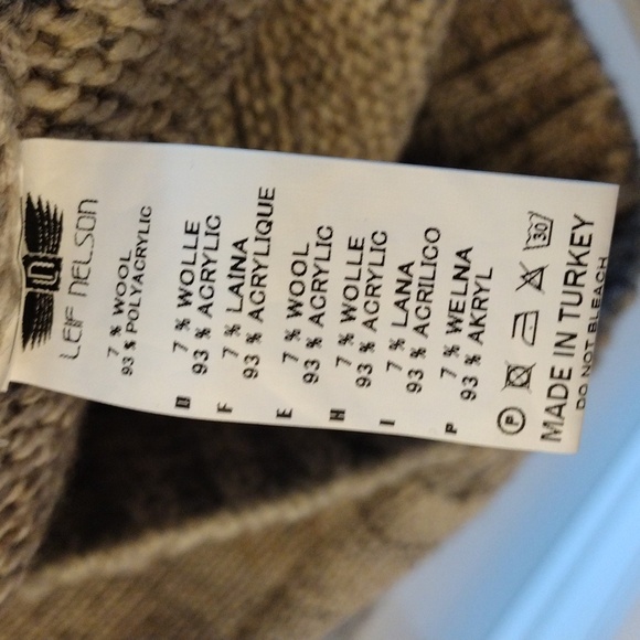 Leif Nelson Chunky Knit Sweater With Hood. - Picture 6 of 12